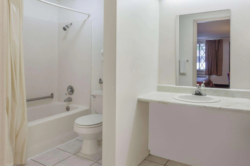 Knights Inn Farmington Hills