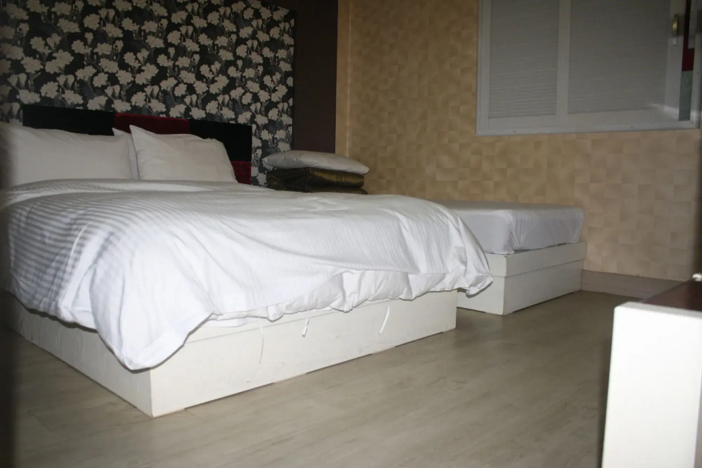 New Seven Hotel