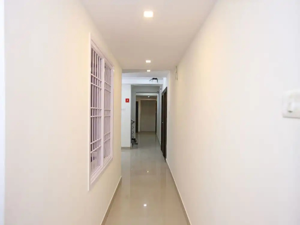 Capital O 14043 Hotel Star Holiday