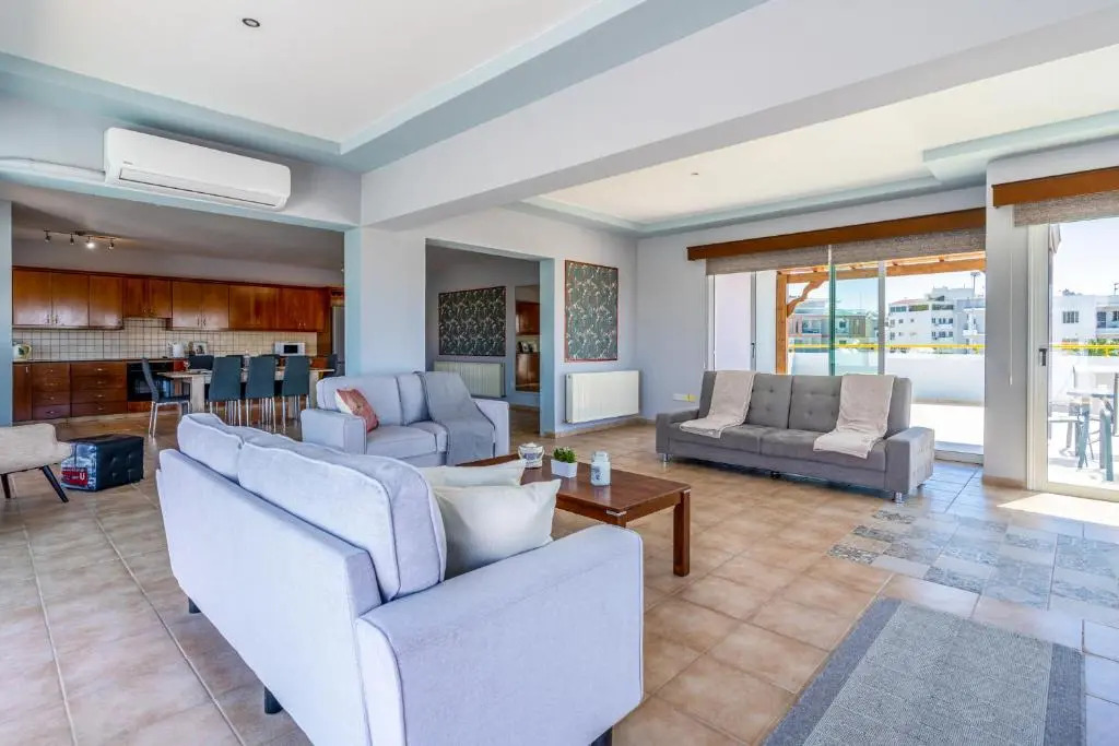 Melograno 3-BR Apt w/ Terrace in Larnaca