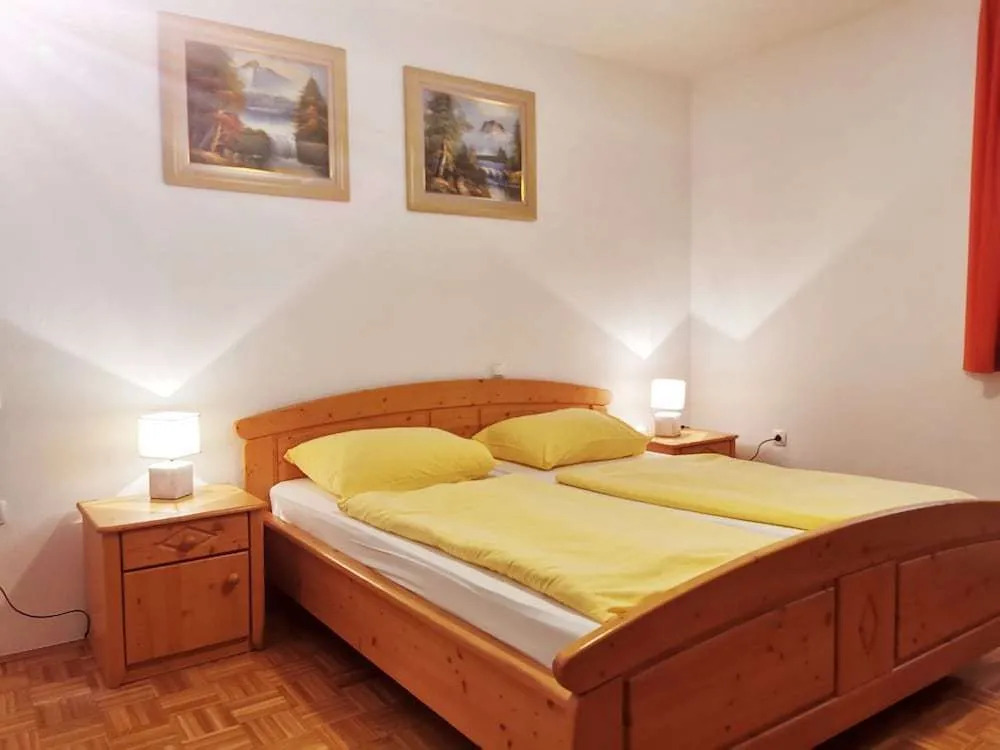 Rooms & Apartments Pr Matjon