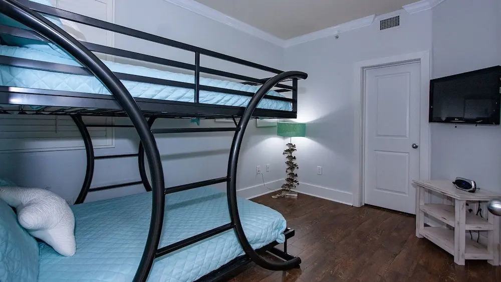 Spacious Unit With Unobstructed Views - Unit Crd0902