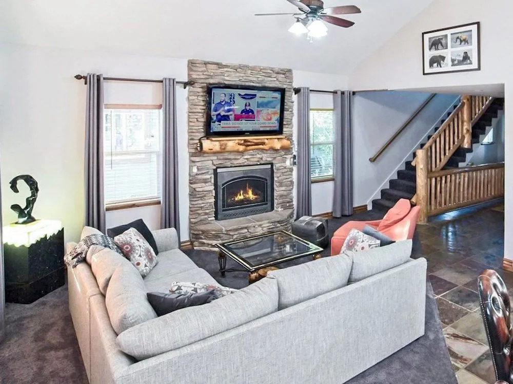 5500 Cross Country Way Townhouse