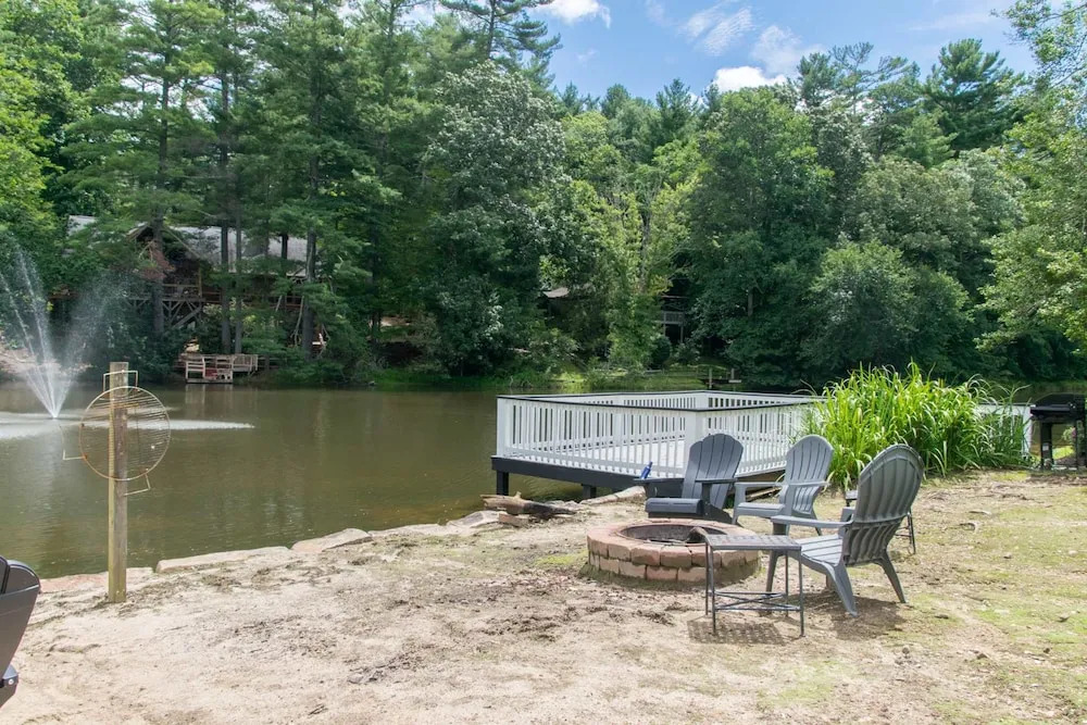 Stone Studio Lakefront Pool Access
