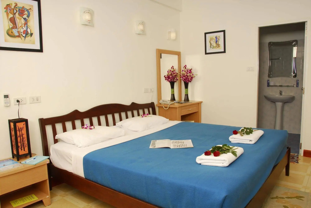 The Expat Hotel Patong