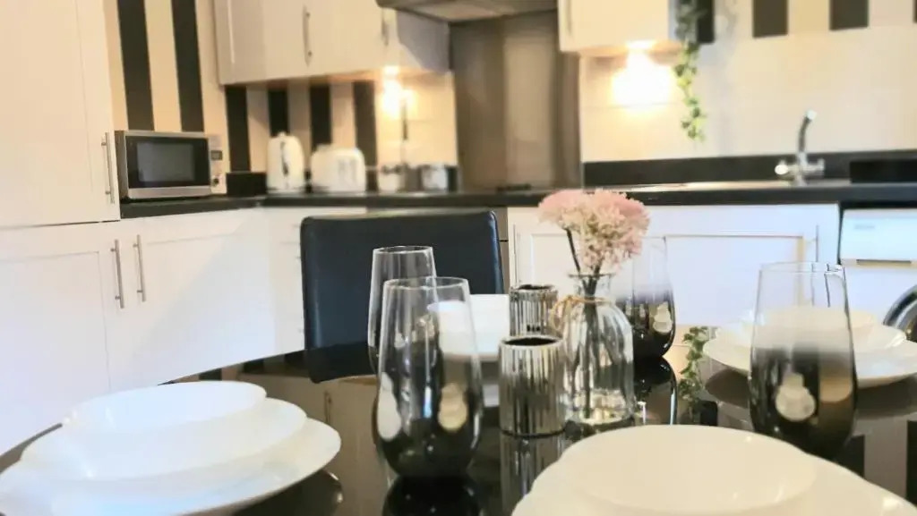 MELTON COURT APARTMENTS 2x 2bed2bath