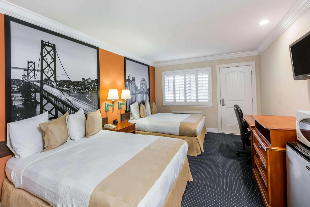 Aura Inn Monterey