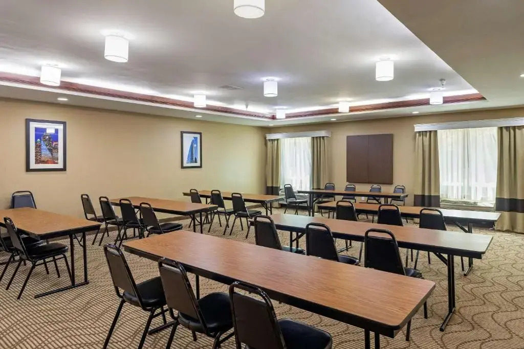 Comfort Suites North Dallas