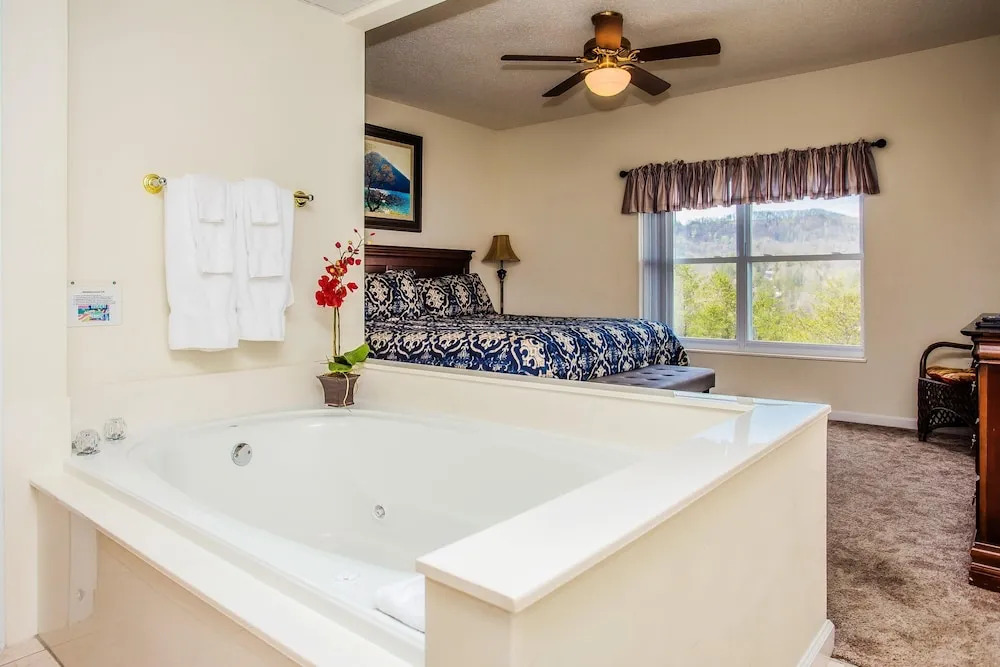 Whispering Pines 642