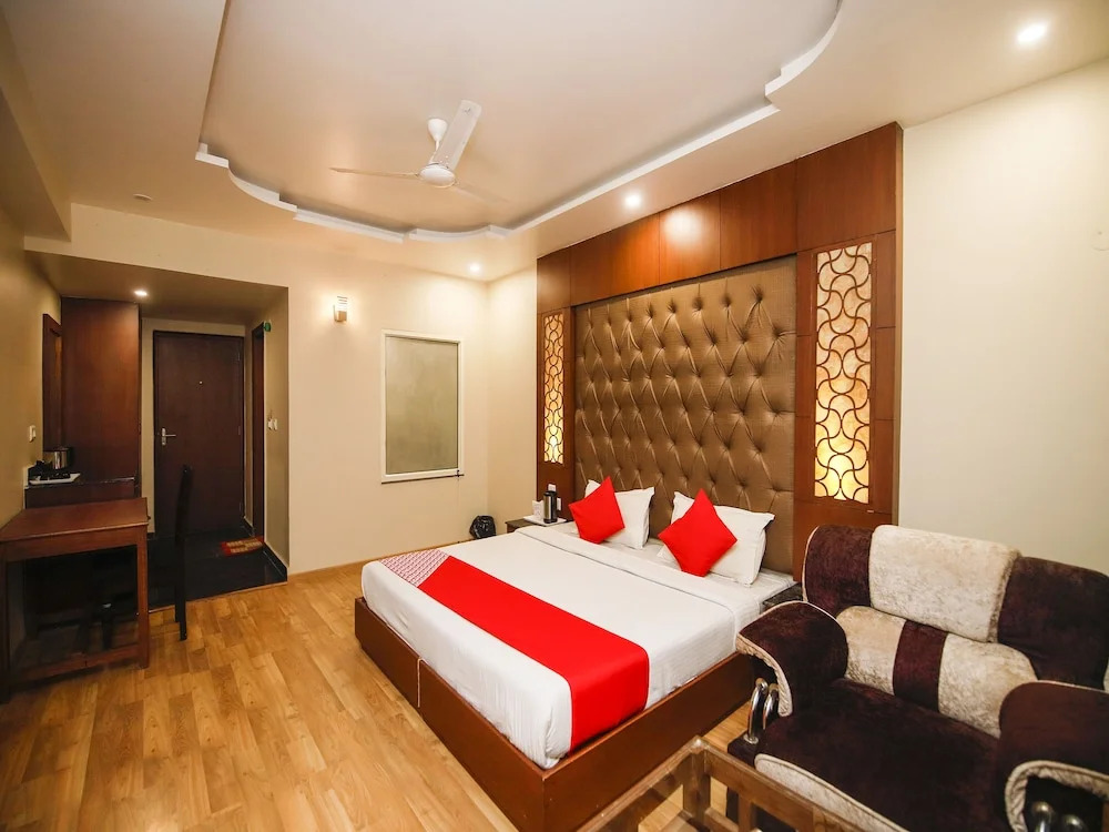 Capital O 27646 Hotel Grand Sm Regency