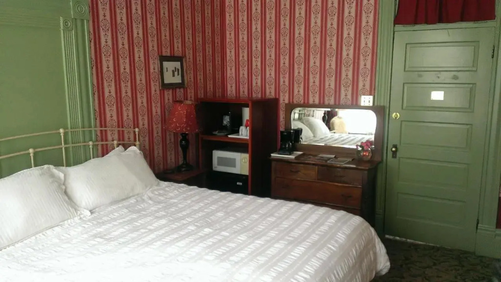 Connor Hotel
