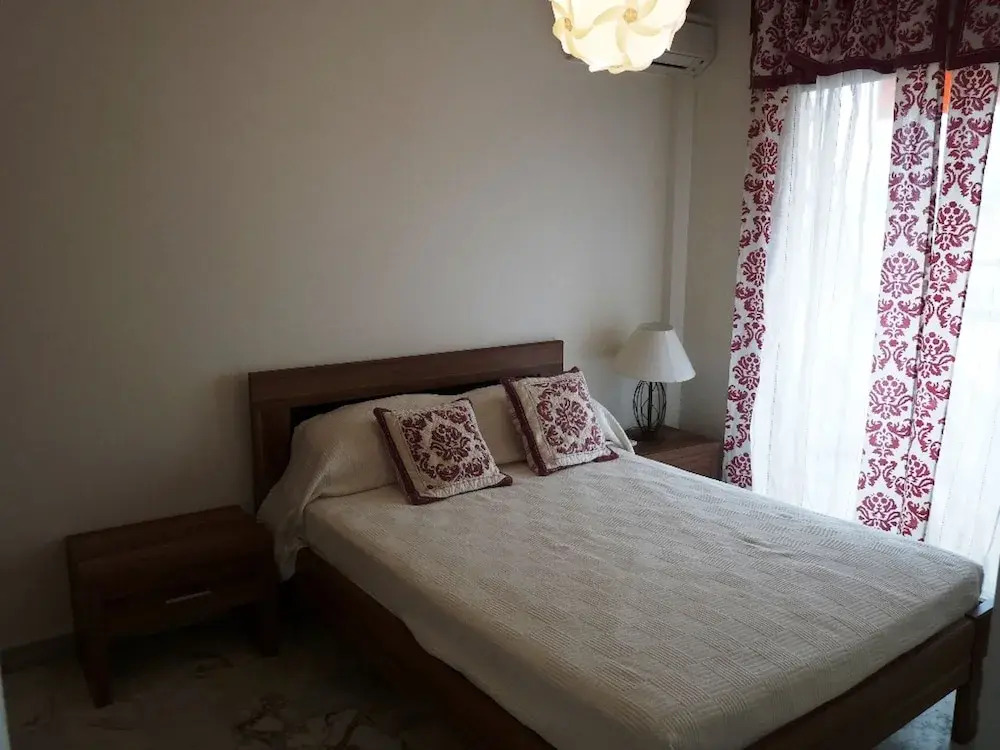 Fleuris One Bed