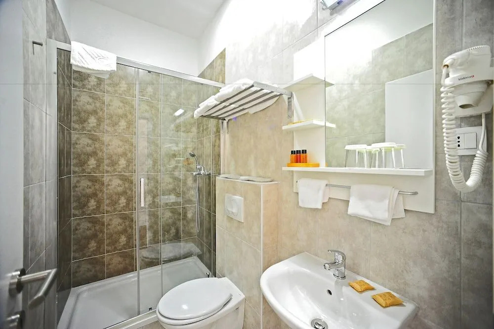 Valenti rooms