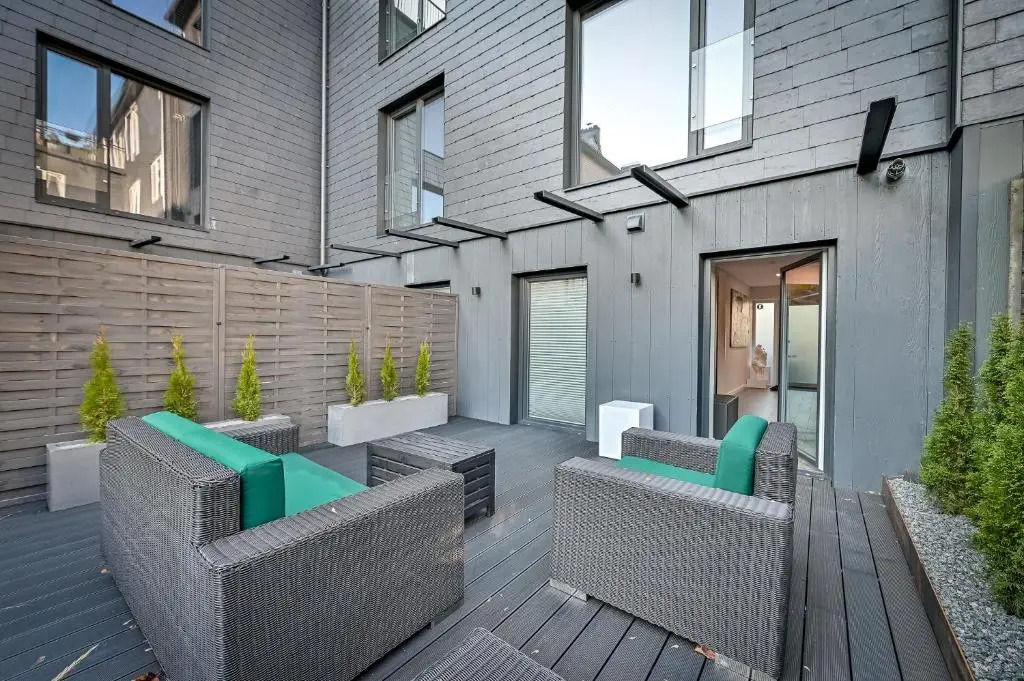 Jacuzzi Cinema loft