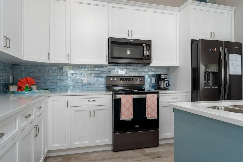 233 Delmar Avenue - Beautiful Private Pool Home 3 Bedroom Home by RedAwning