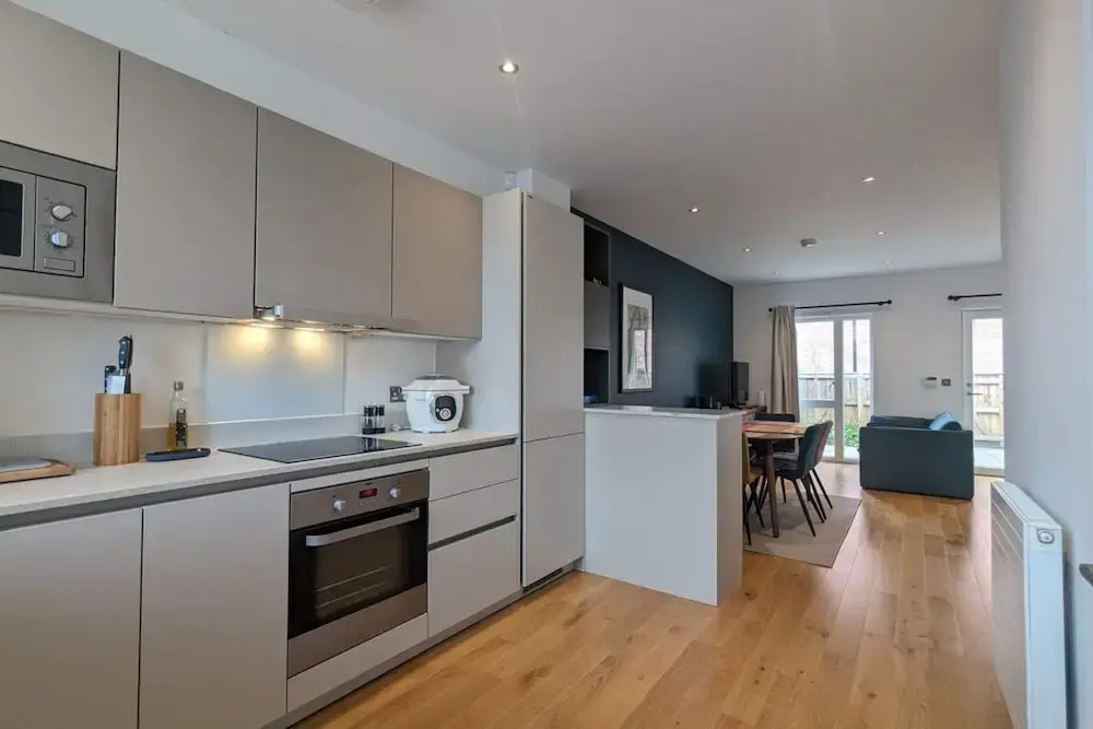 Adelphi Townhouse Contemporary 2 Bed 1 Bath 1 WC