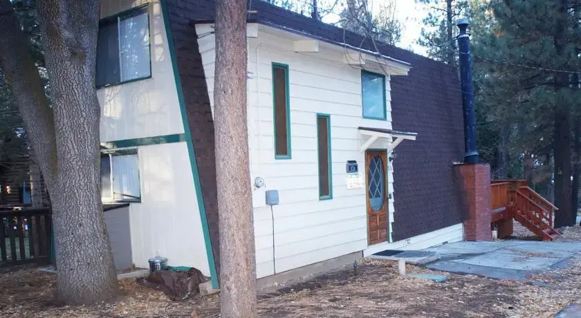3 Bears by Big Bear Cool Cabins