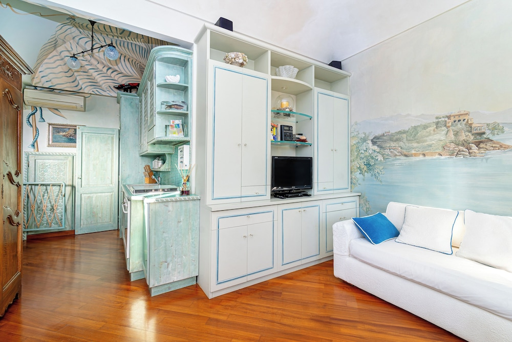 Lovely 2-Bedroom Flat - Sea View Terrace