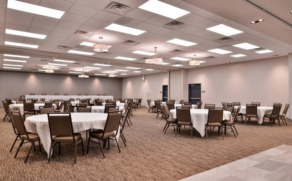 Country Inn & Suites by Radisson, Ft Atkinson, WI