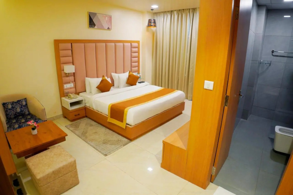 Hotel Cheer Royale