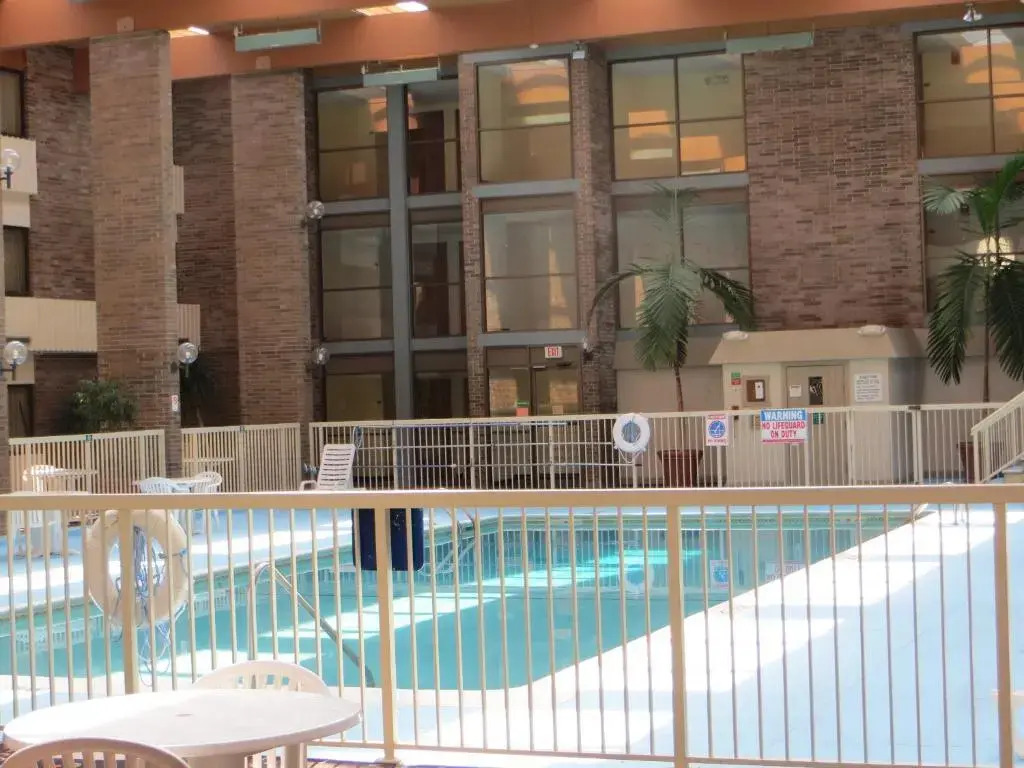Clarion Hotel & Conference Center Lansing West