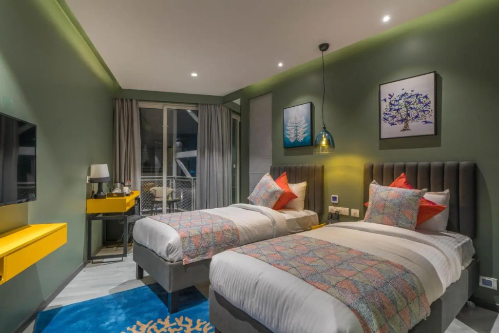 Hotel B plus L