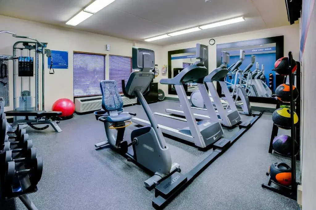 Pittsburgh Airport Inn and Suites