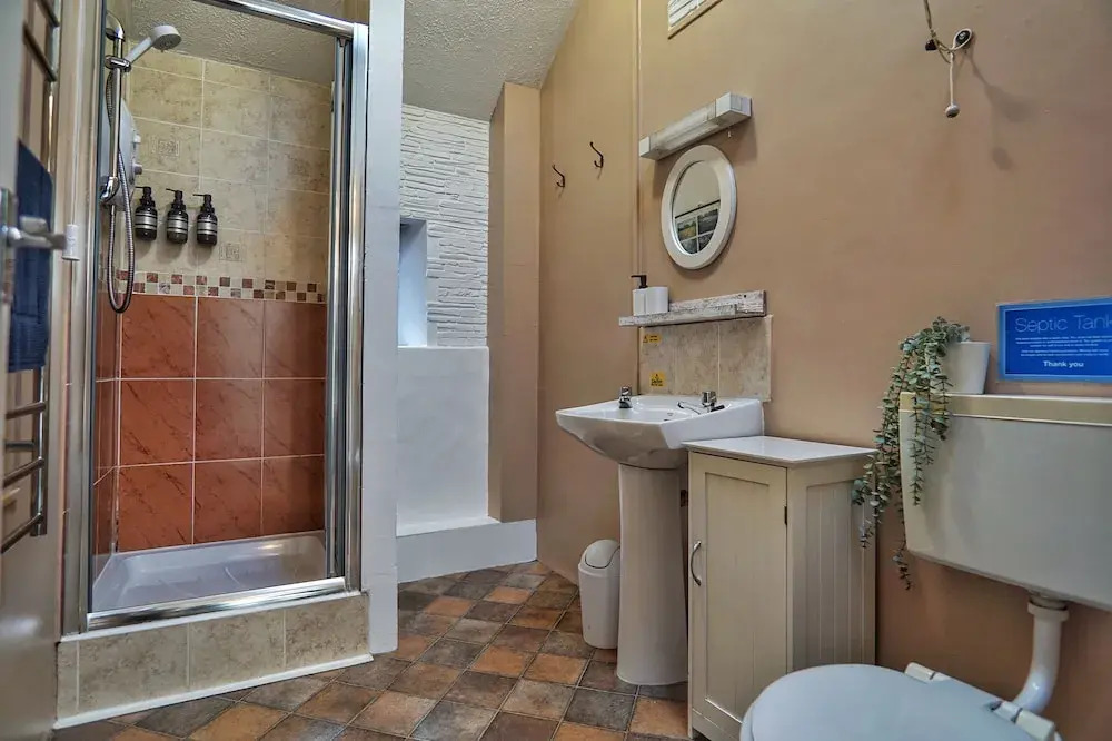 1 Bed 17th Century Stone Cottage in Rural Devon