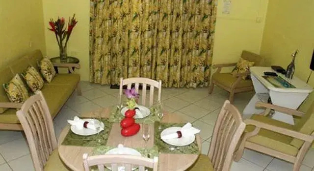 Mackston Apartments