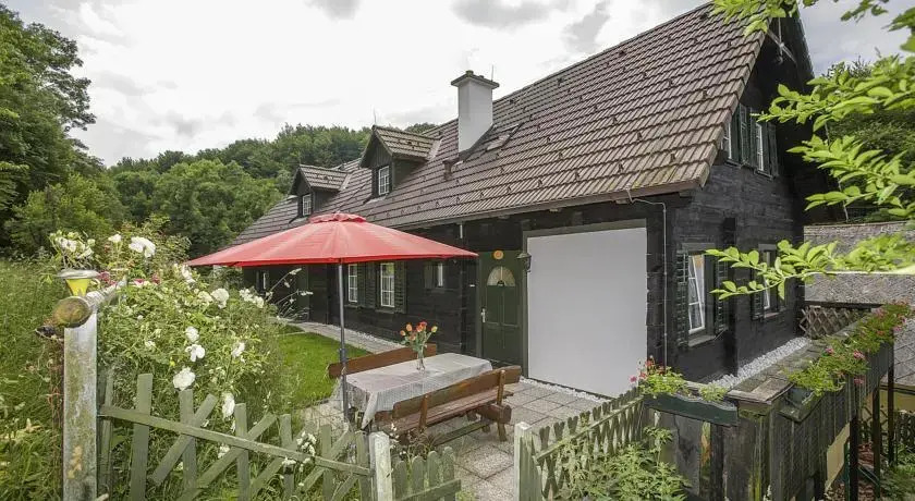 Das Altsteirische Landhaus - La Maison de Pronegg - Feriendomizil im Biosphärenpark Wienerwald
