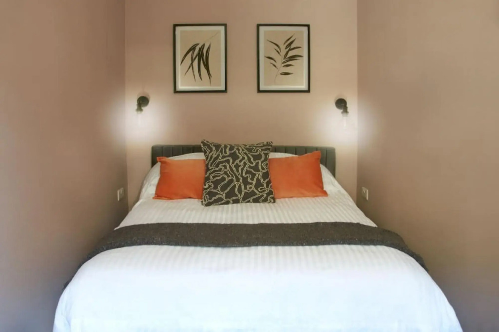 Knightstone Apartment