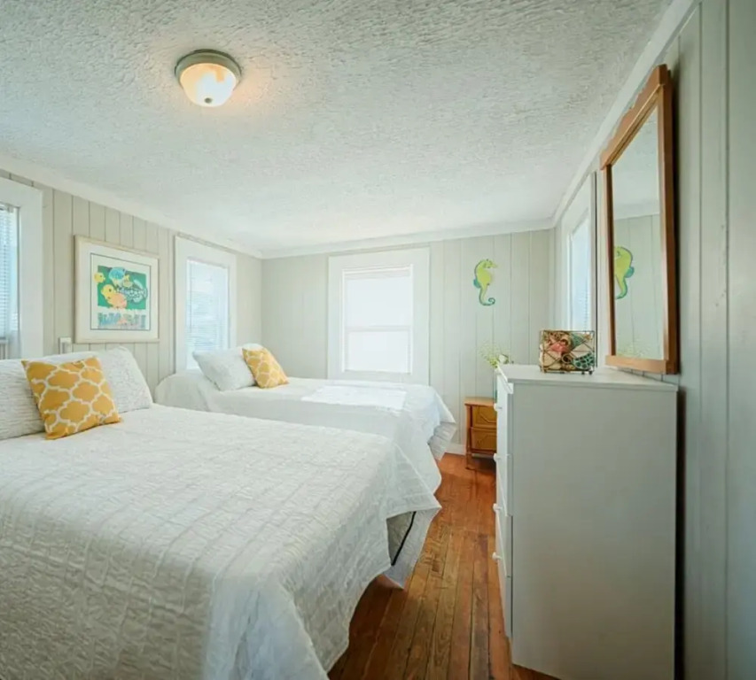 Oceanfront Ocean Drive Cottage