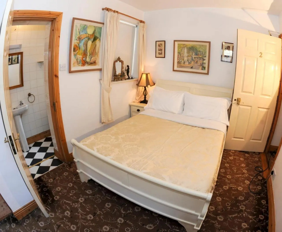 The Gallery B&B, the Glen, Kinsale ,County Cork