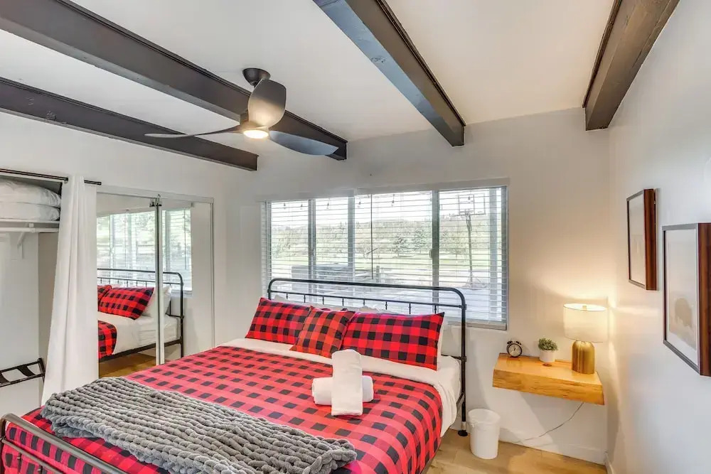 Walk to Slopes: Gem w/ Hot Tub in Big Bear Lake