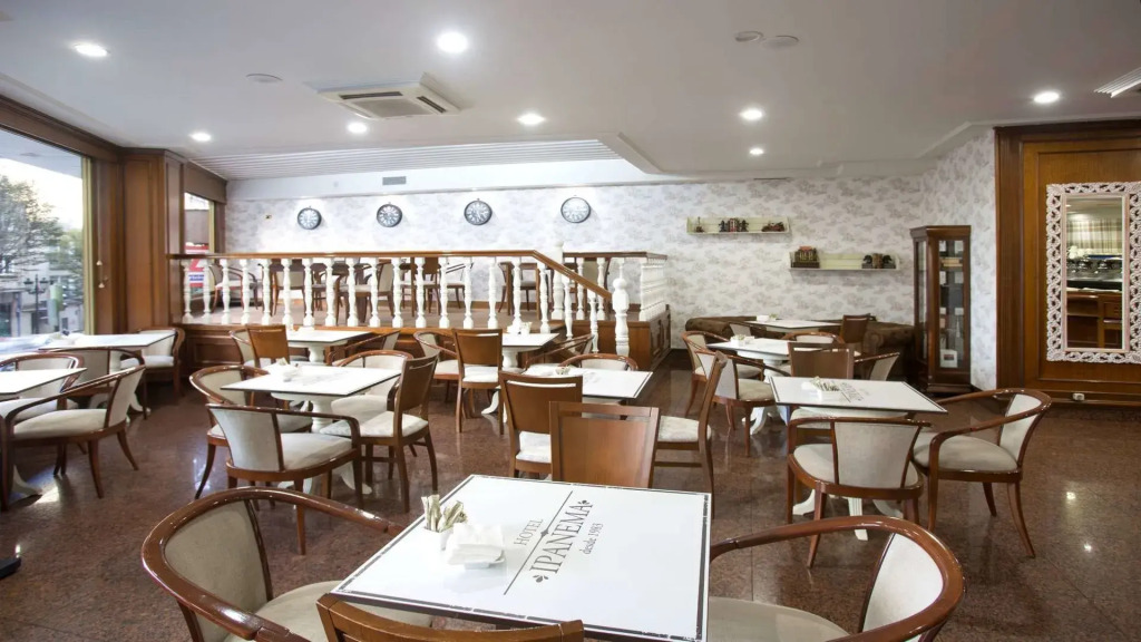 Ipanema Hotel by gaiarooms