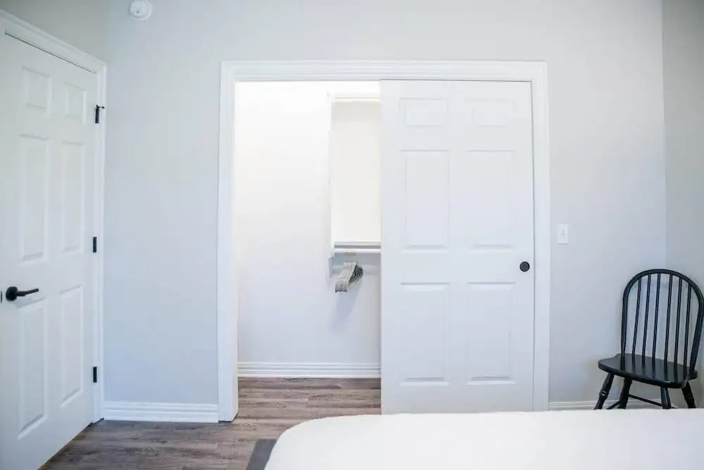 Modern Farmhouse - 2 Blocks to Downtown Square!