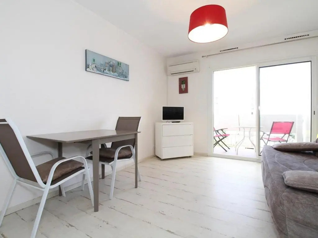 Appartement Balaruc-les-Bains, 1 pièce, 2 personnes - FR-1-553-111