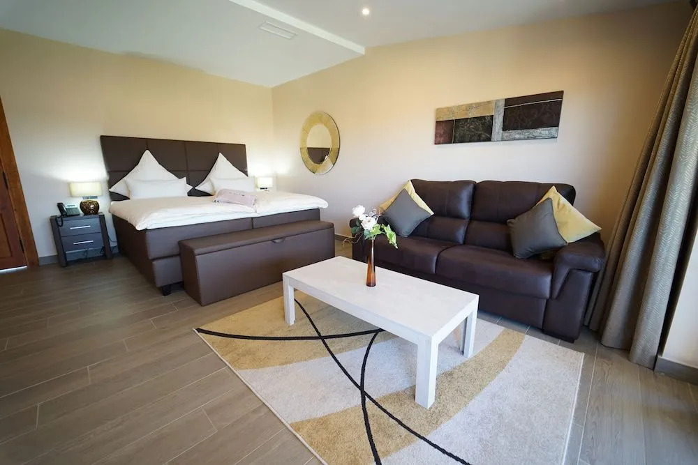 VMG Private Suites - Adults Only