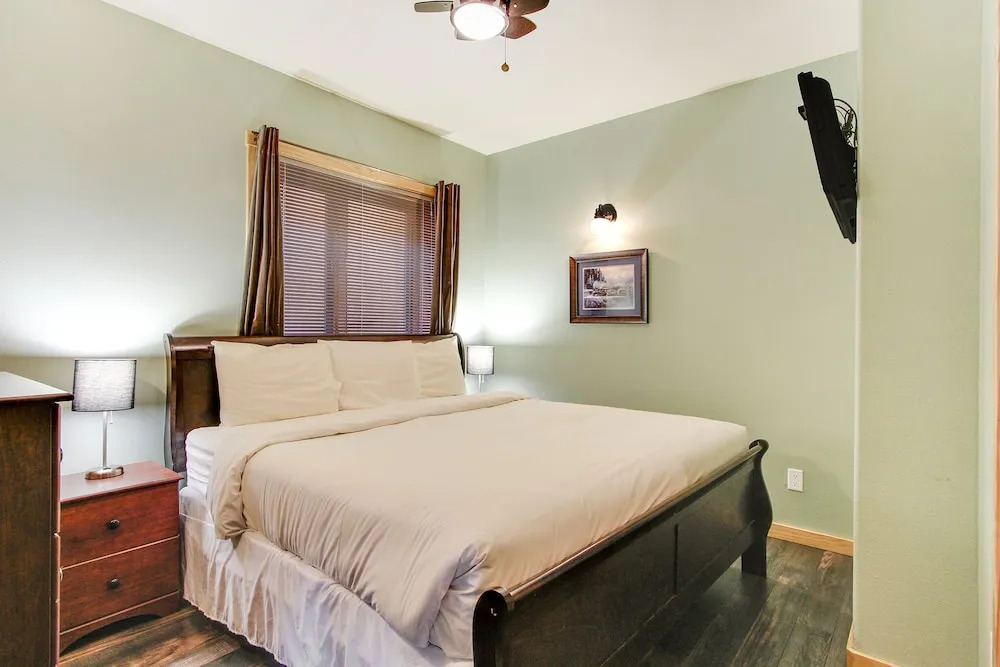 Mount Nimbus 12B - 3 Br Condo