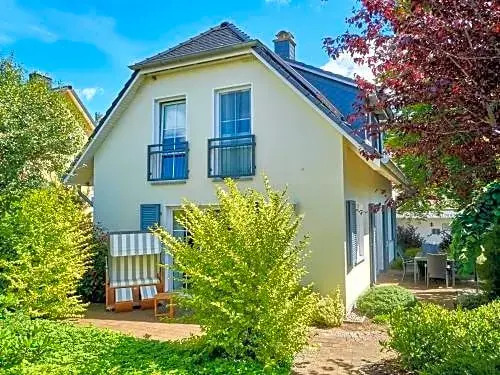 Ferienhaus Klünderberg in Binz mit Kamin, Terrasse, Strandkorb