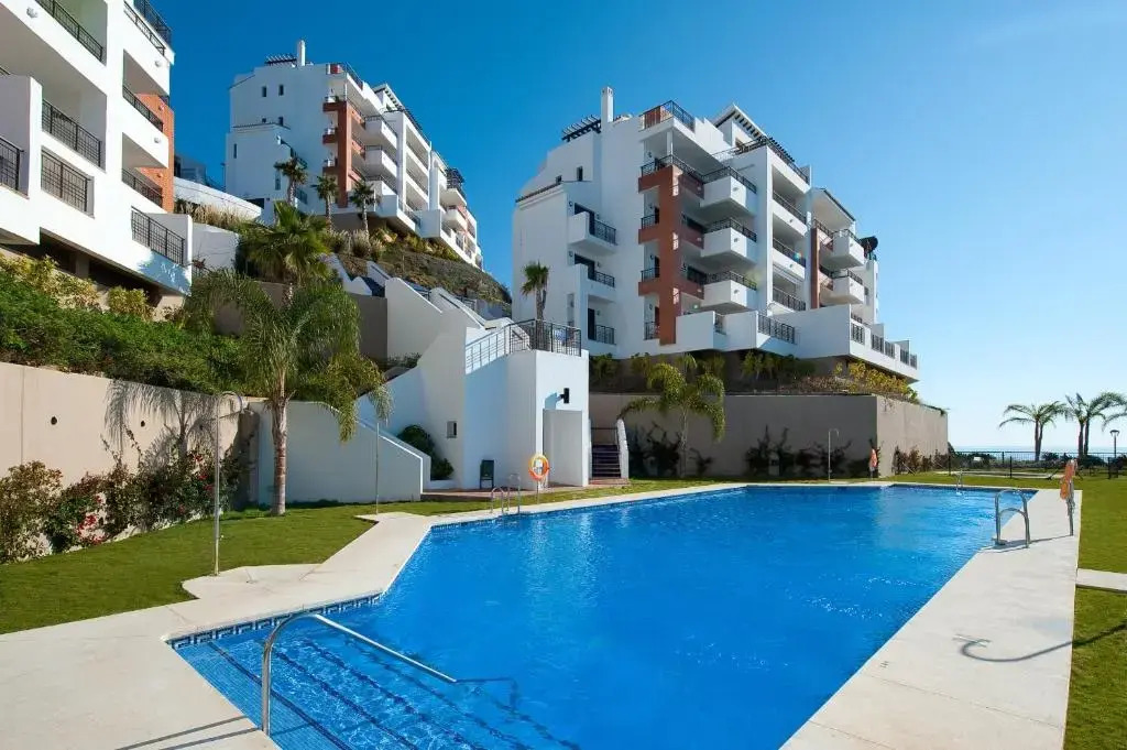 Exclusivo apartamento de 2 dormitorios vista mar lateral