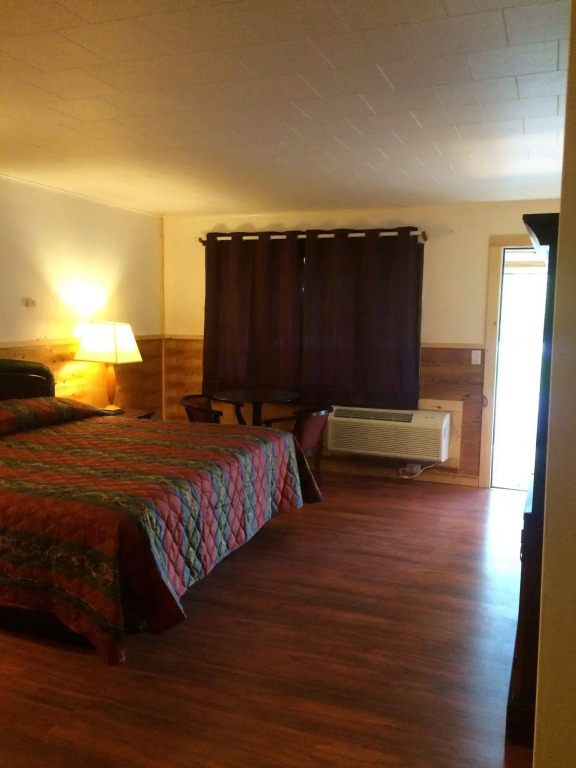 Hampton Motor Inn