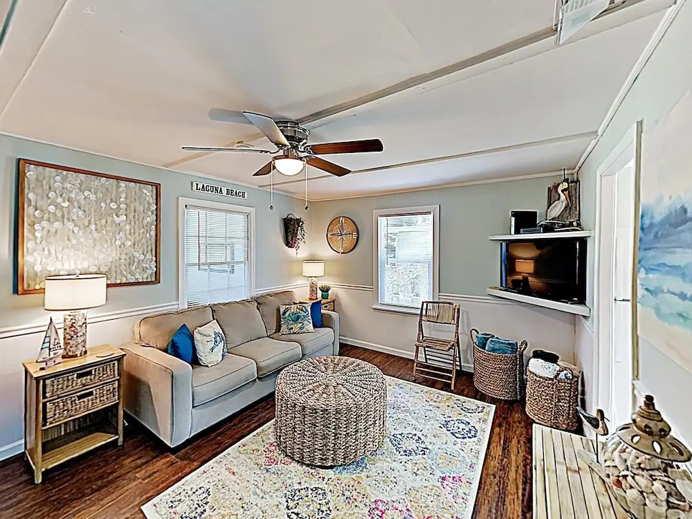 New Listing! Laguna Beach Home - 2 Blocks To Gulf Home
