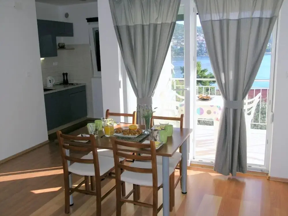 Aurelius - Relaxing With Gorgeous View - A1 Luce