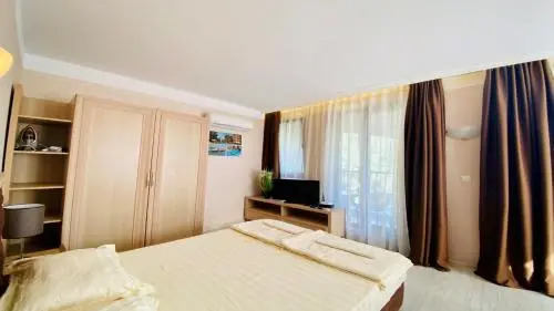 Bratanov Studio in Complex Harmony Suites 8