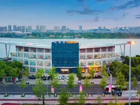 Shenxiangtang Riverview Art Hotel (Suining Dingsheng International Wanda Plaza)