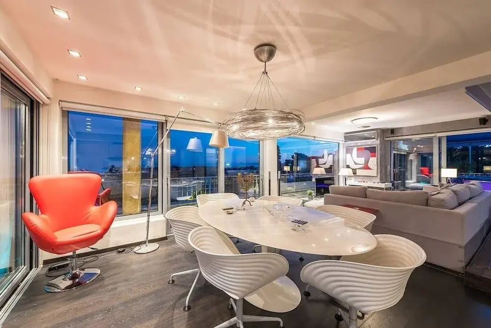 Sea View Apartment with Hot Tub & Sauna