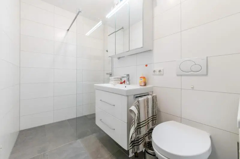 6560 Private Room