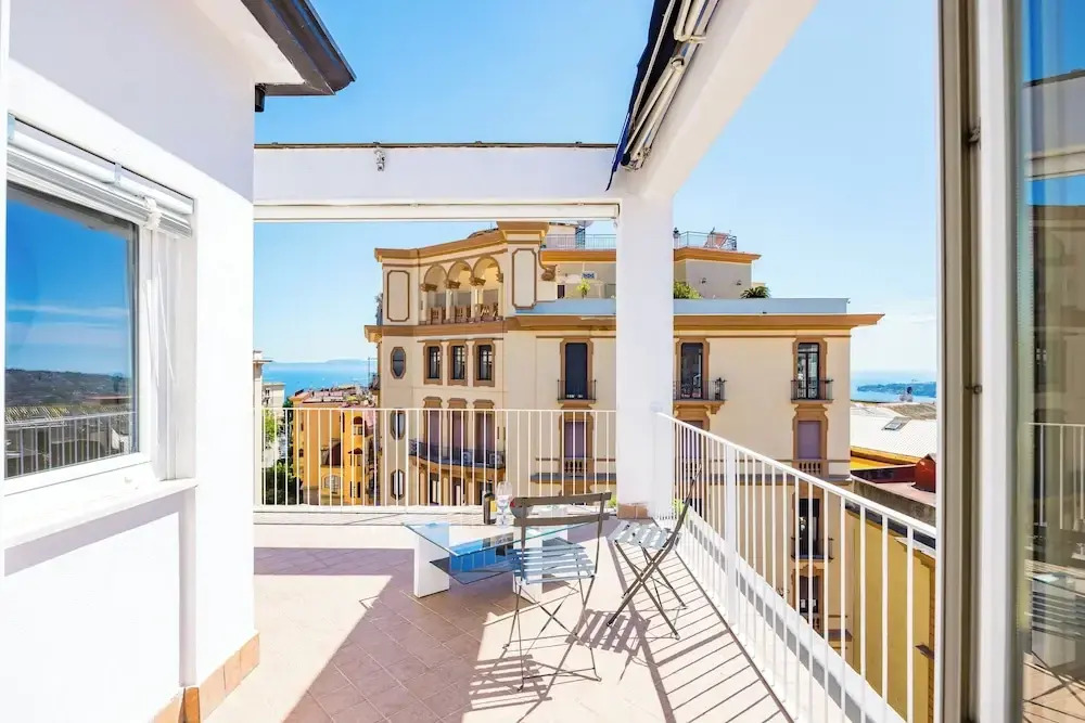 Chiave di Fuga by NapoliApartments