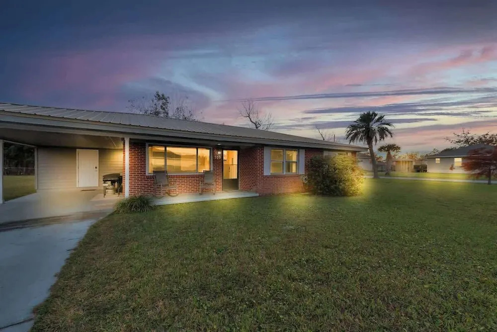 3 Blocks to Bay + Boat Parking + Renovated + 3 Bd